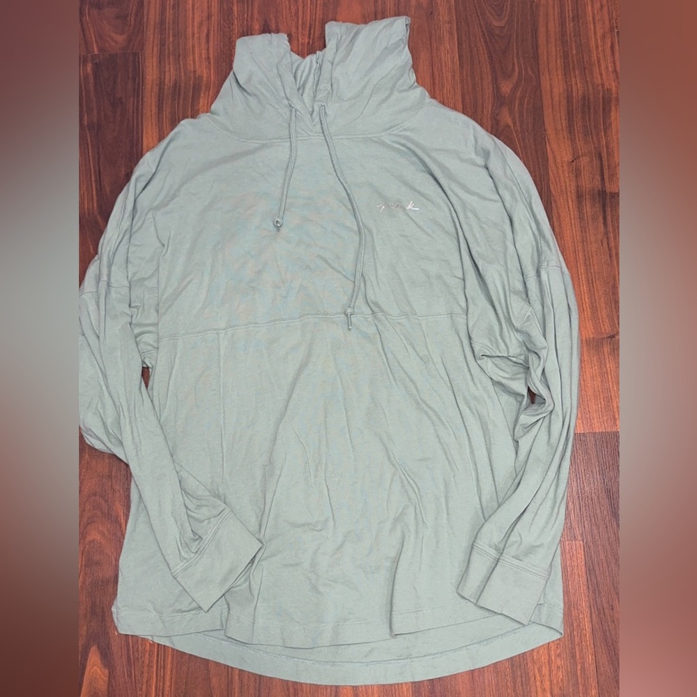 Pink lightweight pull over